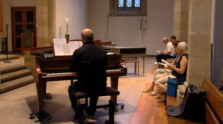 Klavierspieler in der Martinskirche Metzingen (Quelle: BWeins)