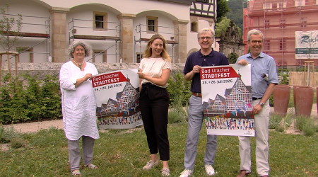 Stadt- und Burgverwaltung bewerben das Bad Uracher Stadtfest (Quelle: BWeins)
